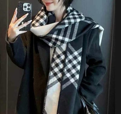 正韓EBA高級感格紋百搭圍巾1